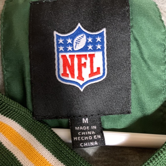 Packer water resistant v neck size M - Picture 2 of 3